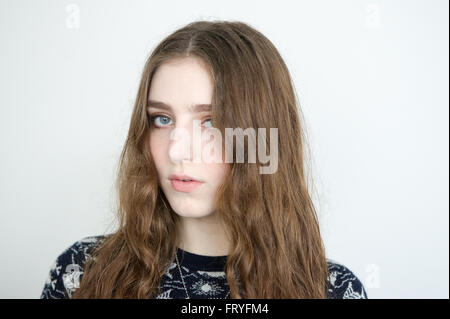 Berlin, Deutschland. 24. März 2016. Die Sängerin Birdy posiert vor einem Interview mit der deutschen Presseagentur (Dpa) in Berlin, Deutschland, 24. März 2016. Foto: INGA KJER/DPA/Alamy Live-Nachrichten Stockfoto