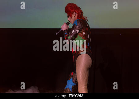24. März 2016 - Ru Paul Drag Race: Kampf der Jahreszeiten, um das O2-Ritz in Manchester mit Adore Delano, Courtney Act, Jinkx Monsun, Katja, Pandora Boxx, Sharon Nadeln, violett Chachki und präsentieren hosten, Michelle Visage, 2016 © Myles Wright/ZUMA Draht/Alamy Live News Stockfoto