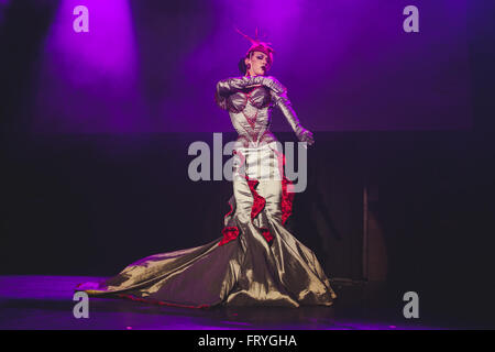 24. März 2016 - Ru Paul Drag Race: Kampf der Jahreszeiten, um das O2-Ritz in Manchester mit Adore Delano, Courtney Act, Jinkx Monsun, Katja, Pandora Boxx, Sharon Nadeln, violett Chachki und präsentieren hosten, Michelle Visage, 2016 © Myles Wright/ZUMA Draht/Alamy Live News Stockfoto