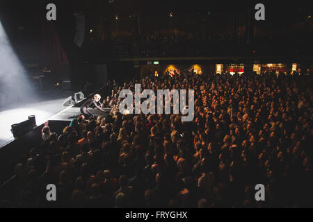 24. März 2016 - Ru Paul Drag Race: Kampf der Jahreszeiten, um das O2-Ritz in Manchester mit Adore Delano, Courtney Act, Jinkx Monsun, Katja, Pandora Boxx, Sharon Nadeln, violett Chachki und präsentieren hosten, Michelle Visage, 2016 © Myles Wright/ZUMA Draht/Alamy Live News Stockfoto