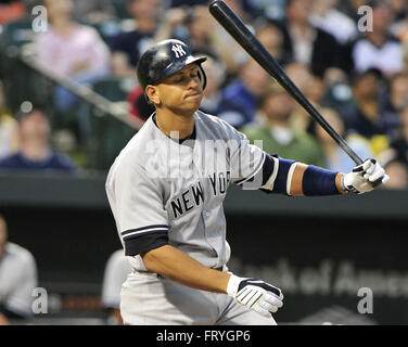 9. Juni 2010 - Baltimore, Maryland, Vereinigte Staaten von Amerika - New York Yankees dritten Basisspieler Alex Rodriguez (13) Grimassen nach Poping für den dritten Out im dritten Inning gegen die Baltimore Orioles im Oriole Park at Camden Yards in Baltimore, MD am Mittwoch, den 9. Juni 2010..Credit: Ron Sachs / CNP. (Kredit-Bild: © Ron Sachs/CNP über ZUMA Draht) Stockfoto