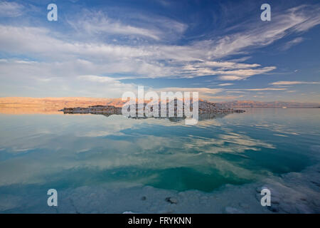 Totes Meer, Israel in der Abenddämmerung Stockfoto