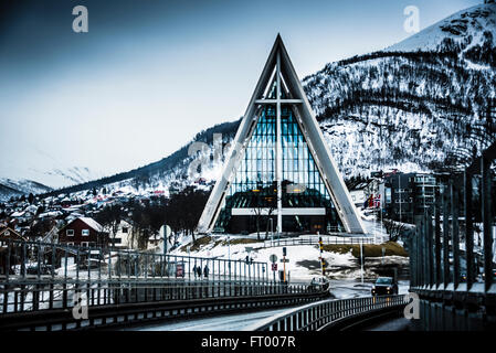 Blick auf die arktische Kathedrale, Tromsø, Norwegen. Stockfoto