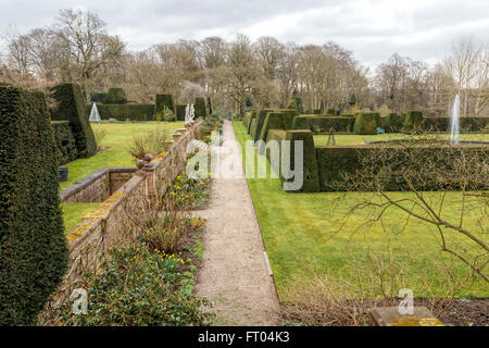 Die italienischen Gärten Renishaw Hall, ein 17. Jahrhundert Herrenhaus Eckington in Derbyshire, England, Vereinigtes Königreich. Stockfoto