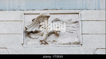 Maribor alt eingerichtetes Hausfassade mit Adler Bas Relief Closeup, Slowenien Stockfoto