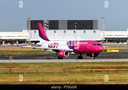 HA-LWD Wizz Air Airbus A320-232 in Mailand - Malpensa Stockfoto