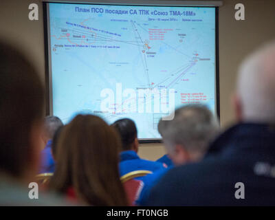 Die russischen Such- und Wiederherstellungstruppen bereiten sich auf die sichere Rückkehr des Kommandeurs der Expedition 46 Scott Kelly und der Kosmonauten Michail Kornienko und Sergej Wolkow vor. Ihr Raumschiff Sojus TMA-18M soll nach einer einjährigen Mission an Bord der ISS in Kasachstan landen. Stockfoto