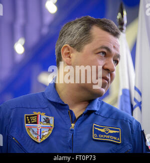 Die Besatzung der Expedition 47, darunter der russische Kosmonaut Oleg Skripochka, der NASA-Astronaut Jeff Williams und der Roscosmos-Astronaut Alexei Ovchinin, absolvierte Sojus-Qualifikationsprüfungen im Gagarin Cosmonaut Training Center in Star City, Russland. Stockfoto