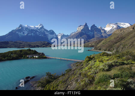 Lake Pehoe, Cuernos del Paine und Monte Almirante Nieto im Torres del Paine Nationalpark, Patagonien, Chile Stockfoto