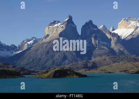 Lake Pehoe, Cuernos del Paine im Torres del Paine Nationalpark, Patagonien, Chile Stockfoto
