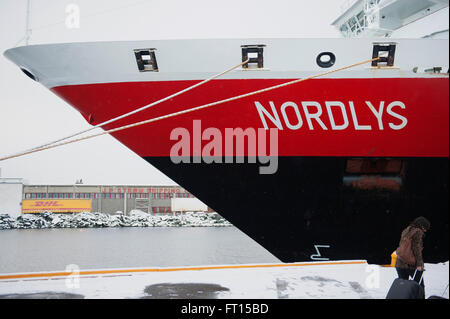 Das Hurtigruten-Schiff "MS Nordlys" in Trondheim festgemacht. Norwegen. Europa Stockfoto