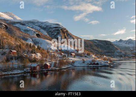 Hurtigruten Schiff MS Nordlys an der Helgeland-Küste. Norwegen. Europa Stockfoto