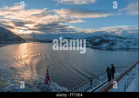 Hurtigruten Schiff MS Nordlys an der Helgeland-Küste. Norwegen. Europa Stockfoto