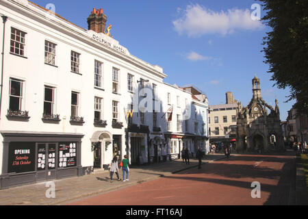 Dolphin Hotel und Chichester Kreuz in Chichester, West Sussex Stockfoto