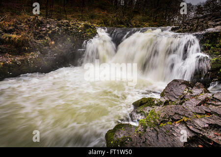 Skelwith Force Wasserfall in der Seenplatte, Cumbria, England Stockfoto