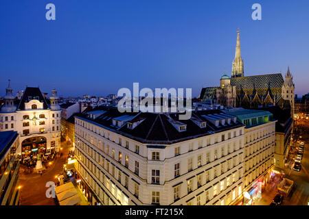 Luftaufnahme von St.-Stephans Basilika und die Straßen von Wien, Austria, Europe Stockfoto