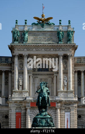 Reiterstandbild von Kaiser Joseph II. vor der Österreichischen Nationalbibliothek in Josefsplatz, Wien, Österreich Stockfoto