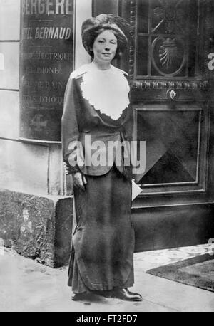 (Dame) Christabel Pankhurst, Tochter von Emmeline Pankhurst und Mitbegründer der Women es Social and Political Union. Sie leitete seine militanten Aktionen aus Frankreich 1912 / 13. Foto-c.1913 von Bain News Service. Stockfoto