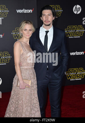 LOS ANGELES, CA - 14. Dezember 2015: Schauspieler Adam Fahrer & Frau Joanne Tucker auf die Welt von premiere "Star Wars: das Erwachen der Macht auf dem Hollywood Boulevard Stockfoto