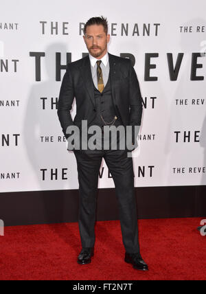 LOS ANGELES, CA - 16. Dezember 2015: Schauspieler Tom Hardy bei der Los Angeles Premiere seines Films "The Revenant" am TCL Chinese Theatre in Hollywood Stockfoto