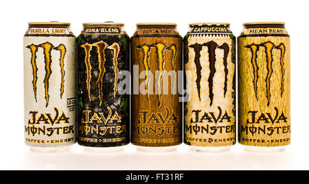 Winneconne, Wisconsin - 12. August 2015: Sammlung von Java Monster Kaffee Enery Drinks. Stockfoto