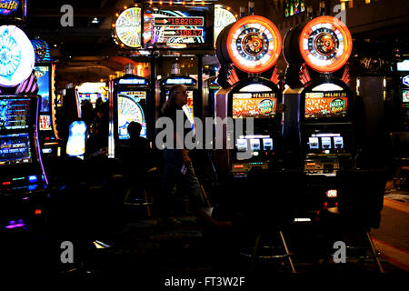 Spielautomaten im Casino Excalibur Stockfoto