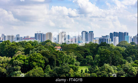 Panorama Nord Skyline Stadtblick über das Gelände der Istana in Singapur Stockfoto