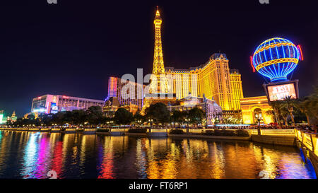 Blick auf den Strip von Seite des Bellagio Springbrunnen. Stockfoto