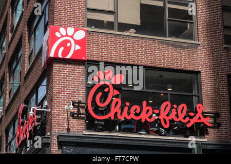 Chick-Fil-A Fassade, Avenue of the Americas, NYC, USA Stockfoto