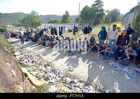 Lesbos, Griechenland - 14. Oktober 2015, 2015. Flüchtling Migranten, kam auf Lesbos in aufblasbare Schlauchboote, bleiben sie im Flüchtlingslager cam Stockfoto