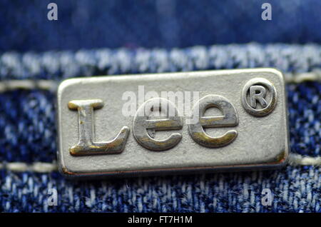 Nahaufnahme von Lee Label Blue Jeans. Stockfoto