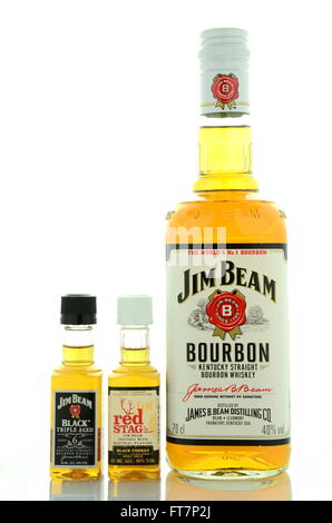 Jim Beam Bourbon Whiskey isoliert auf weißem Hintergrund. Stockfoto