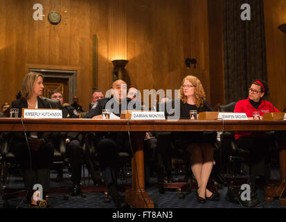 Damian Montes, CBP Direktor des Hunde-Center befindet sich in Front Royal Virginia, bezeugt vor dem U.S. Senate Committee on Homeland Security und Governmental Affairs auf wie Canine Programme tragen zur Homeland Security. Foto von James Tourtellotte. Stockfoto