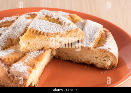 Neapolitanische Pastiera (Osterkuchen) Stockfoto