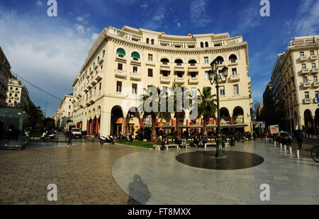 Das Olympion Kino neoklassischen Gebäude in Aristoteles-Platz (Außenansicht). Stadtzentrum von Salonica, Griechenland. Stockfoto