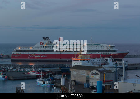 Bewegungen bei Hirtshals Fähre. Stockfoto