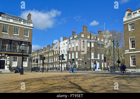 London, England, Vereinigtes Königreich. Russell Square, Nord-Ost-Ecke in Gower Street und Montague Place, Bloomsbury führt. Stockfoto