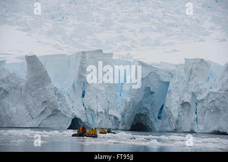 Eisberg vor der Küste der Antarktis Stockfoto