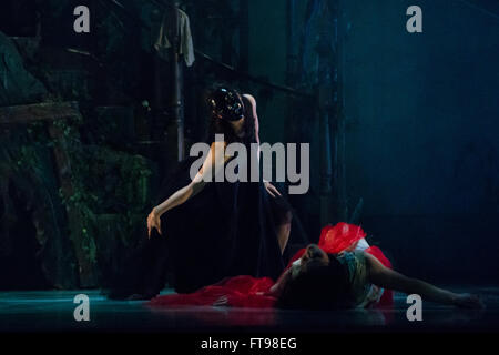 London, UK. 25. März 2016. BalletLORENT führt Schneewittchen Sadler es Wells im Rahmen des Family Weekend am 15. März 2016. © Chantal Guevara/Alamy Stockfoto