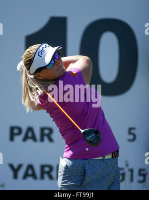 Carlsbad, Kalifornien, USA. 25. März 2016. Charley Hall abschlägt am 10. Loch in der zweiten Runde des Kia-Klassikers im Aviara Golfclub in Carlsbad, Kalifornien. Justin Cooper/CSM/Alamy Live-Nachrichten Stockfoto