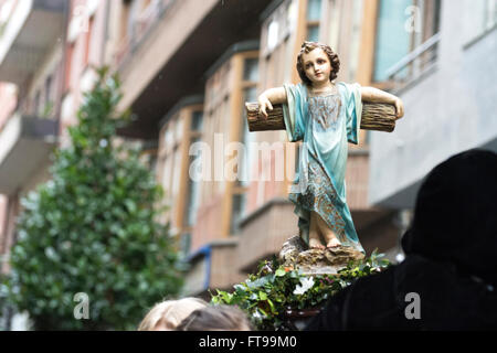 Oviedo, Spanien. 25. März 2016. Statue von Jesus während der Prozession von der Grablegung des Heiligen Freitag am 25. März 2016 in Oviedo, Spanien. Bildnachweis: David Gato/Alamy Live-Nachrichten Stockfoto