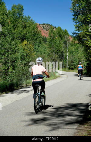 Fahrradfahrer auf den Rio Grande Trail, Aspen, Colorado USA Stockfoto