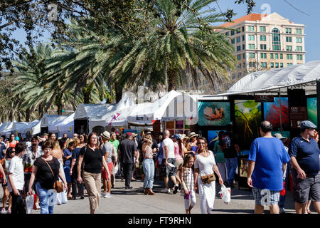 Miami Florida, Coral Gables, Carnaval Carnaval Miracle Mile, Straßenfest, jährliche Feier, hispanische Familien, Händler, Stände, Stände, Palmen, FL1603 Stockfoto