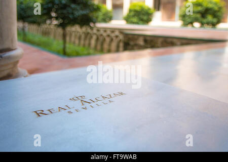 Gravierte Marmortafel - real alcazar Stockfoto