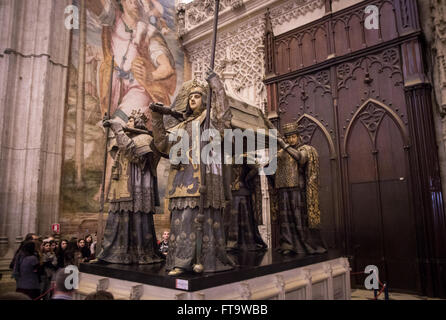 Grab von Christoph Kolumbus in der Kathedrale von Sevilla Stockfoto