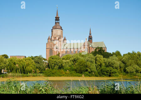 STRALSUND, Deutschland - 13. August 2015: St.-Marien Kirche (Marienkirche), Hansestadt Stralsund, Mecklenburg-Vorpommern Pomeran Stockfoto