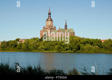 STRALSUND, Deutschland - 13. August 2015: St.-Marien Kirche (Marienkirche), Hansestadt Stralsund, Mecklenburg-Vorpommern Pomeran Stockfoto