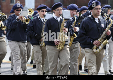 Hohe Schule marschieren schlecht St. Patricks Day Parade Yonkers New York Stockfoto