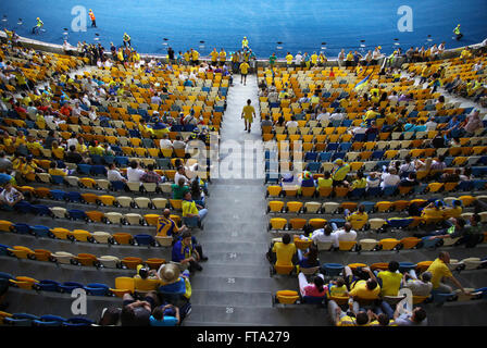 Kiew, UKRAINE - 11. Juni 2012: Tribünen des Olympiastadions (NSC Olimpijskij) während der UEFA EURO 2012 Spiel zwischen der Ukraine und Schweden am 11. Juni 2012 in Kiew, Ukraine Stockfoto