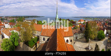 Panoramische Luftaufnahme der Stadt Konstanz, Deutschland (auf der linken Seite), Stadt Kreuzlingen, Schweiz (auf der rechten Seite) und Boden See Stockfoto